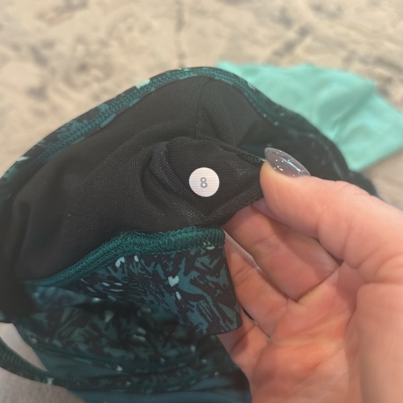 LULULEMON Tough It Out Tank
Heathered Menthol / Mountain Peaks Black Forage Teal - Picture 11 of 11